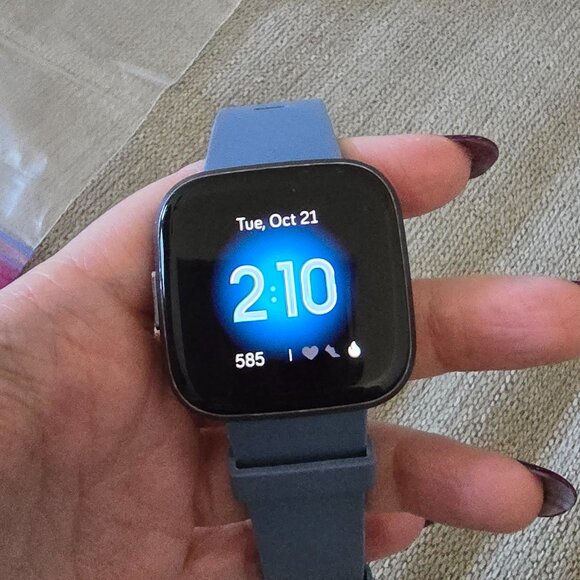 Fitbit Versa Smartwatch, Small Blue EUC - Picture 2 of 5